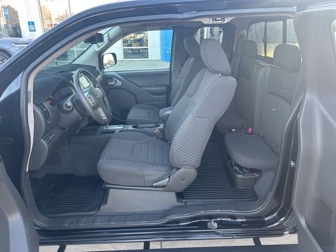Used 2019 Nissan Frontier SV w/ Value Truck Package image 15