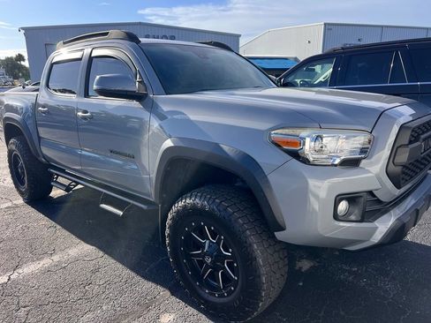 Used 2019 Toyota Tacoma TRD Off-Road AWD/4WD image 1
