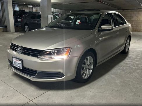 Used 2014 Volkswagen Jetta SE image 1