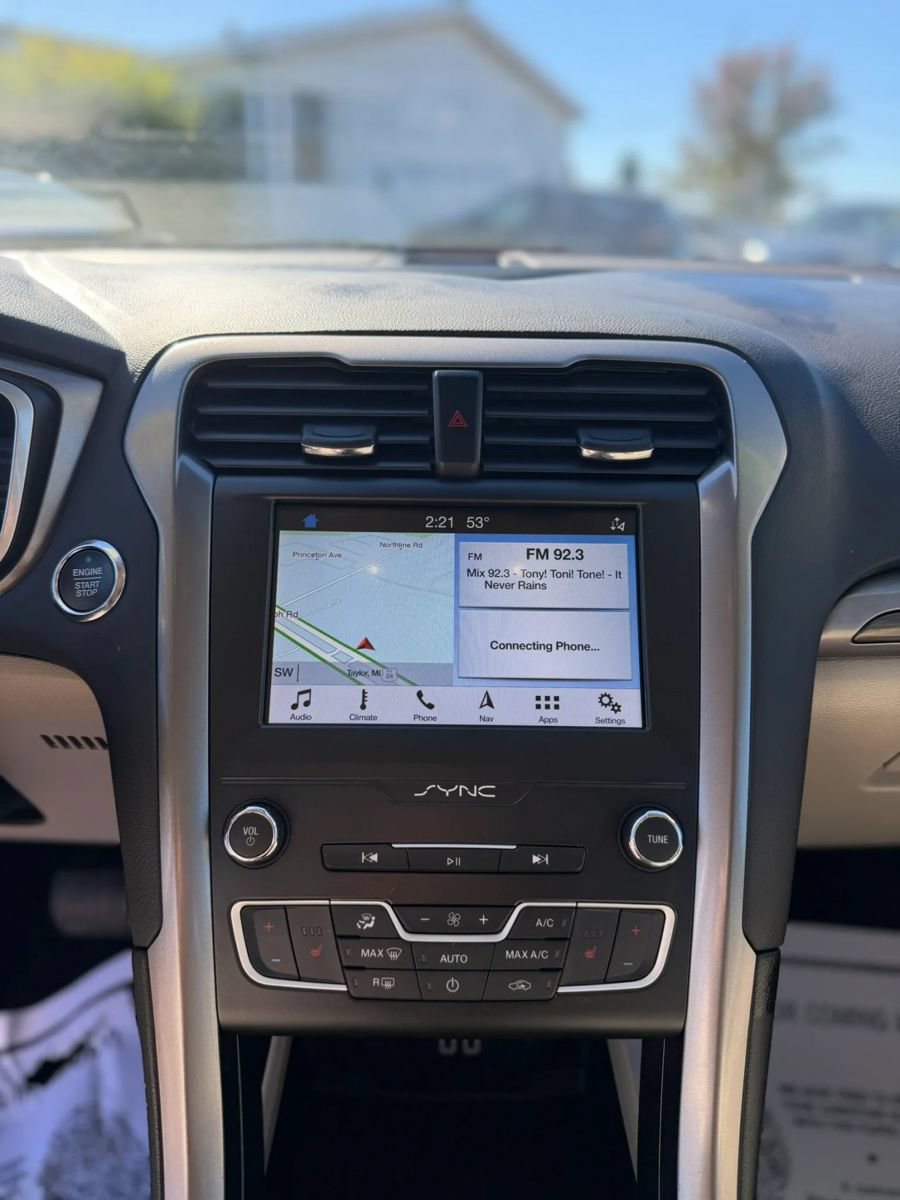 Used 2019 Ford Fusion SEL FWD image 15