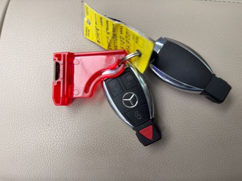 Used 2015 Mercedes-Benz S 550 Sedan w/ Sport Package w/ Sport Package image 55