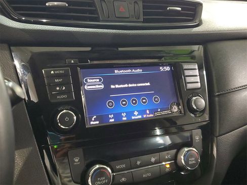 Used 2019 Nissan Rogue SV w/ Premium Package image 22