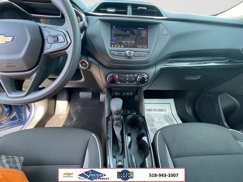 Used 2023 Chevrolet TrailBlazer LT FWD image 12