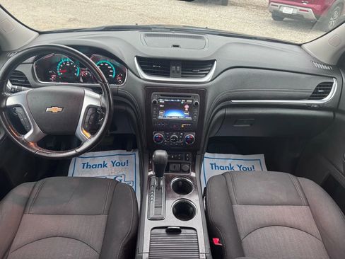Used 2017 Chevrolet Traverse LT image 26