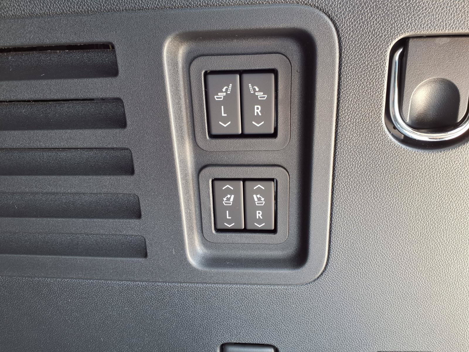 New 2026 Buick Enclave Sport Touring w/ Power Package FWD image 23