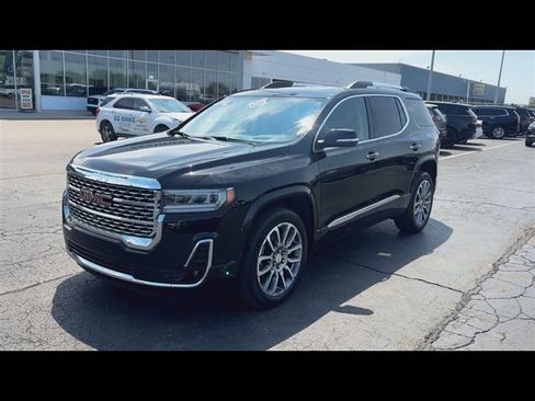 Certified 2023 GMC Acadia Denali w/ Denali Ultimate Package AWD/4WD image 4