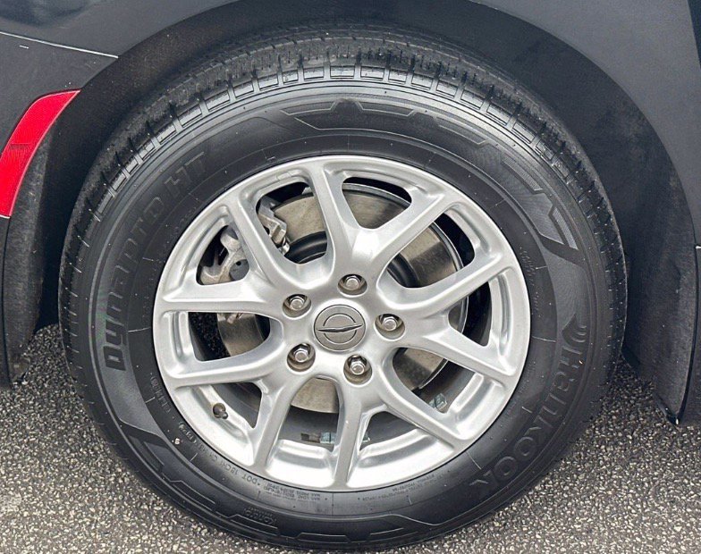 Used 2022 Chrysler Pacifica Touring-L FWD image 6