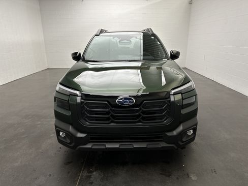 Used 2026 Subaru Outback Premium AWD/4WD image 3