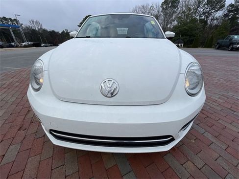 Used 2019 Volkswagen Beetle 2.0T SE image 2