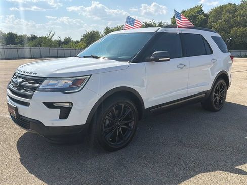 Used 2019 Ford Explorer XLT w/ Equipment Group 202A FWD image 1