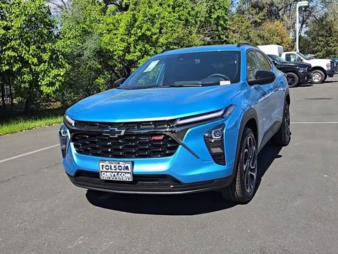 New 2026 Chevrolet Trax RS w/ Sunroof Package image 4