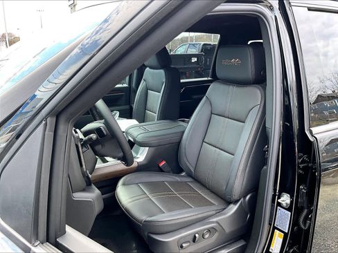 New 2026 Chevrolet Silverado 3500 High Country w/ High Country Premium Package AWD/4WD image 11