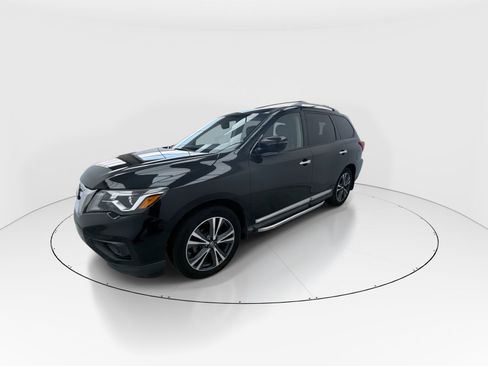Used 2018 Nissan Pathfinder Platinum image 4