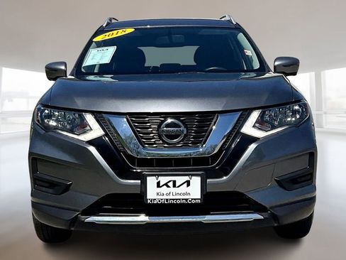 Used 2018 Nissan Rogue SV w/ Premium Package image 2