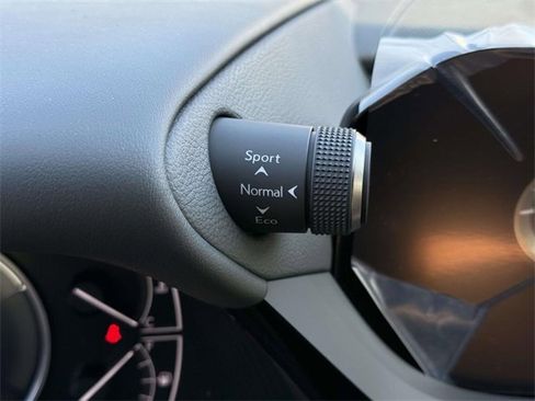 New 2025 Lexus ES 300h w/ Premium Package image 16