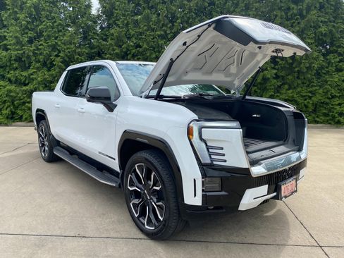 New 2025 GMC Sierra EV Denali image 41