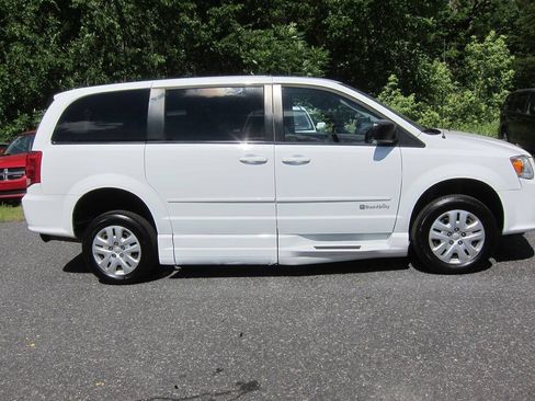 Used 2017 Dodge Grand Caravan SE w/ Power Window Group FWD image 7