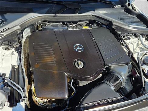 Used 2024 Mercedes-Benz GLC 300 image 22