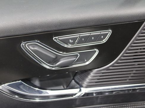 Used 2022 Lincoln Corsair AWD w/ Premium Package image 7
