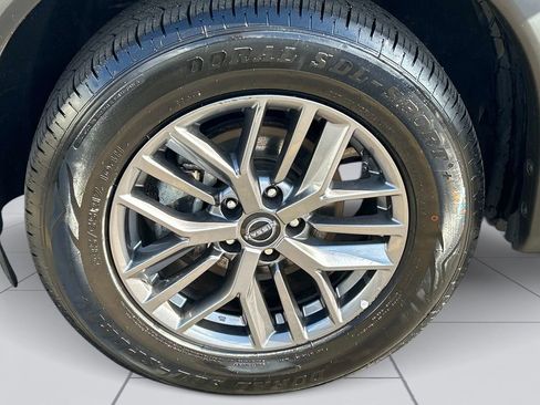 Used 2023 Nissan Rogue S AWD/4WD image 9