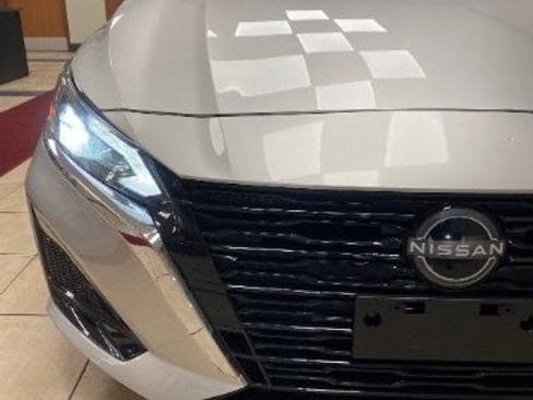 Used 2025 Nissan Altima 2.5 SV image 10