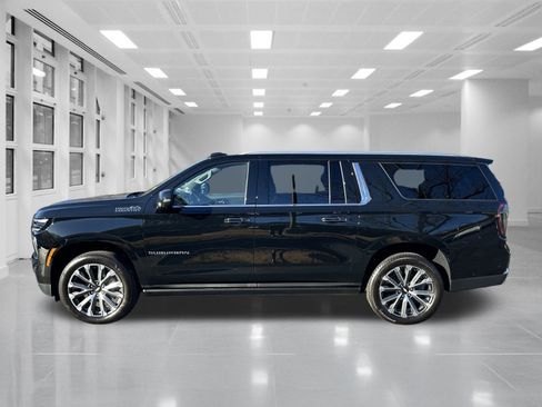 New 2026 Chevrolet Suburban High Country image 8