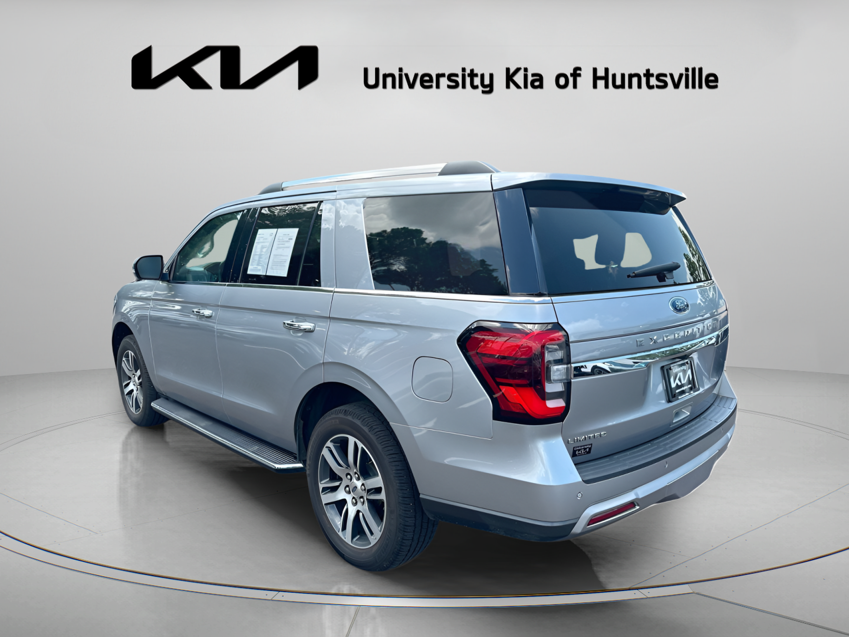 Used 2023 Ford Expedition Limited RWD image 6