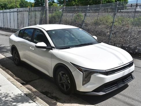 Used 2025 Kia K4 FWD image 4