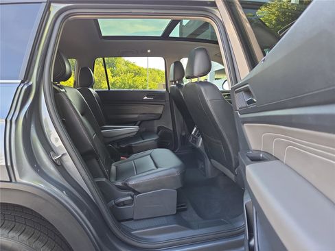 Certified 2023 Volkswagen Atlas SE w/ Panoramic Sunroof Package AWD/4WD image 28