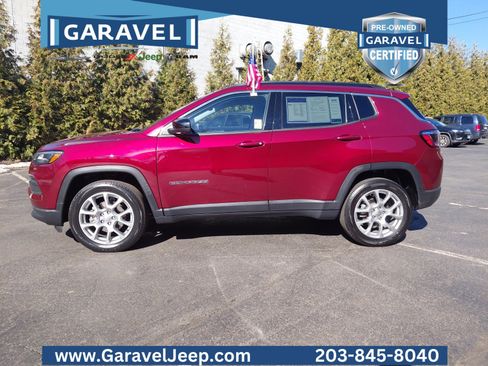 Used 2022 Jeep Compass Latitude image 34