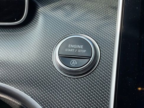 Used 2025 Mercedes-Benz C 300 4MATIC Sedan image 18