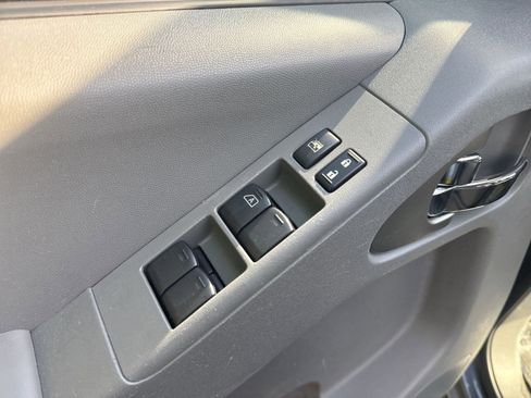 Used 2018 Nissan Frontier SV image 15