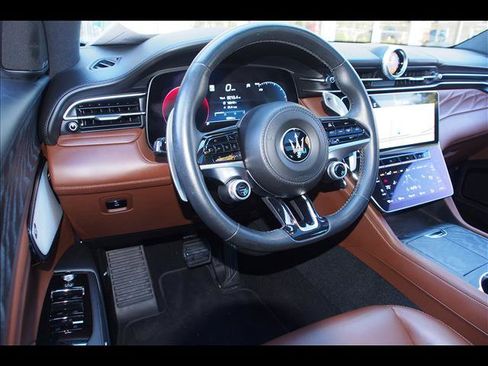 Used 2023 Maserati Grecale GT image 18