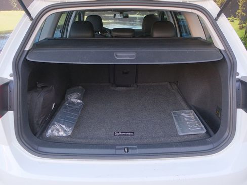 Used 2017 Volkswagen Golf SEL image 43