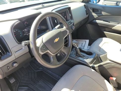 Used 2022 Chevrolet Colorado W/T w/ WT Convenience Package RWD image 17