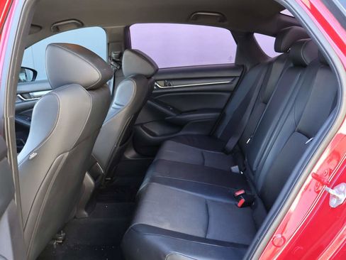 Used 2018 Honda Accord Sport image 10