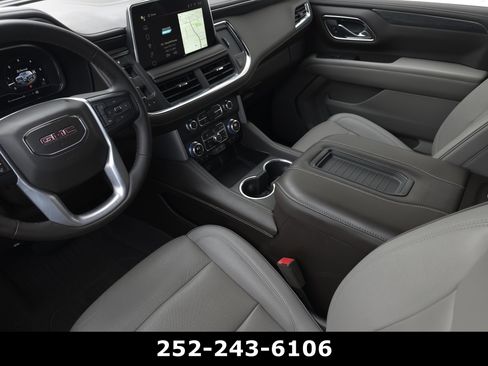 Used 2023 GMC Yukon SLT w/ SLT Premium Package image 15