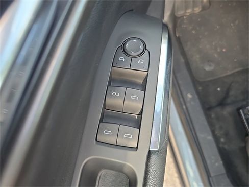 Used 2024 Chevrolet Traverse LT image 15