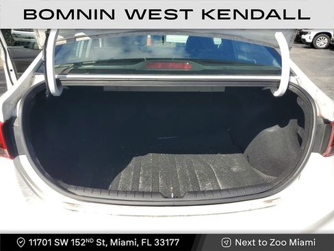 Used 2022 Hyundai Accent SE image 12