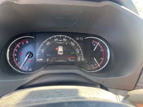 Used 2019 Toyota RAV4 Limited FWD image 8