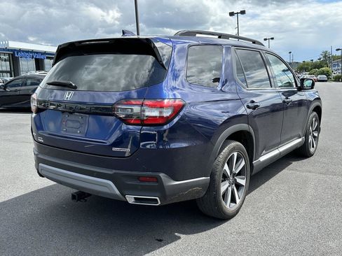 Used 2024 Honda Pilot Touring image 8
