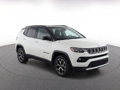 Used 2025 Jeep Compass Limited AWD/4WD image 2
