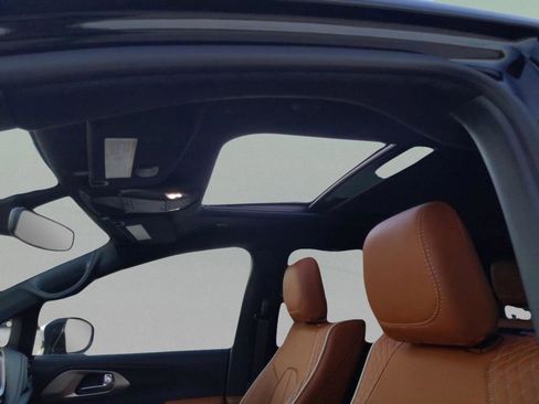 New 2026 Chrysler Pacifica Pinnacle image 15