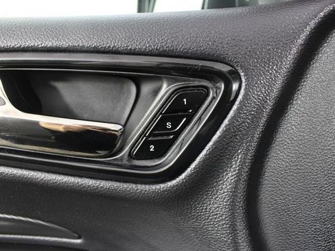 Used 2025 Dodge Durango GT AWD/4WD image 15