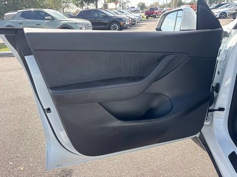 Used 2022 Tesla Model Y Performance AWD/4WD image 10