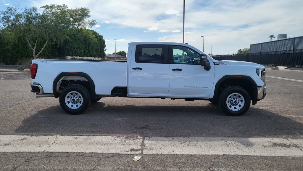 Used 2024 GMC Sierra 2500 Pro AWD/4WD image 10