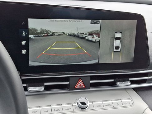 Used 2024 Hyundai Elantra Limited FWD image 20