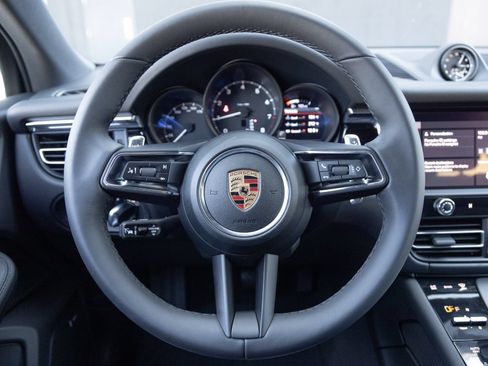 Certified 2026 Porsche Macan AWD/4WD image 13