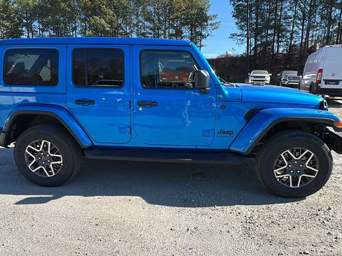 New 2026 Jeep Wrangler Unlimited Sahara AWD/4WD image 7