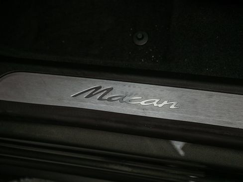 Certified 2025 Porsche Macan Electric RWD image 17